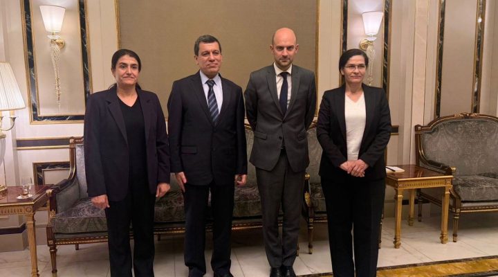 Mazlum Abdi başkanlığındaki Rojava heyeti, Fransa Dışişleri Bakanı Barrot ile görüştü