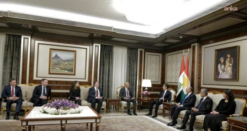ikby-baskani-barzani-abdnin-suriye-ozel-temsilcisi-barrack-ile-gorustu-FfDbrgJp