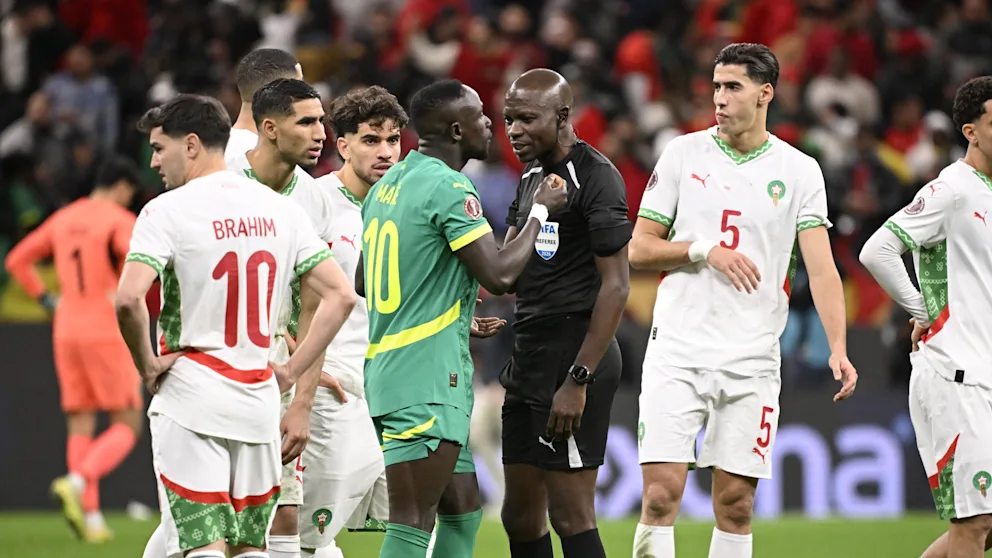 Senegal’in aldığı kupayı Fas’a verdiler