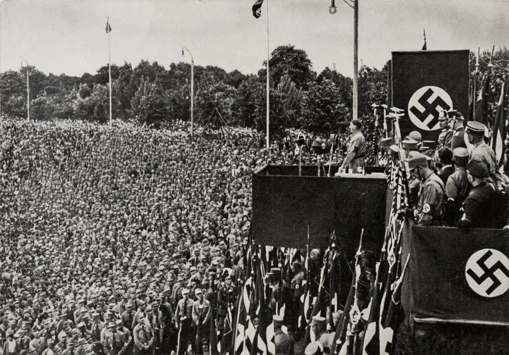 Nazi Partisi Üyesi 11 Milyon Kişinin Kayıtları Açıldı