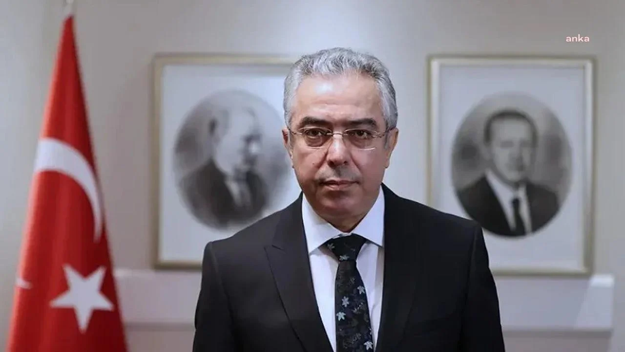 Uçum’dan Yeni Parti Çıkışı: “Siyasi Magazin, Sel Gider Kum Kalır”